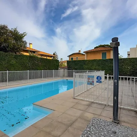 Parc Des Vespins 3* Cagnes-sur-Mer